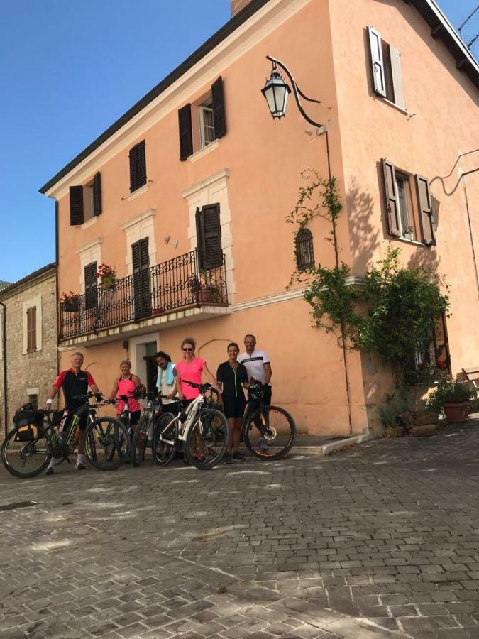 Casa Di Mamma Casa Vacanze Nyaraló ház Genga Kültér fotó